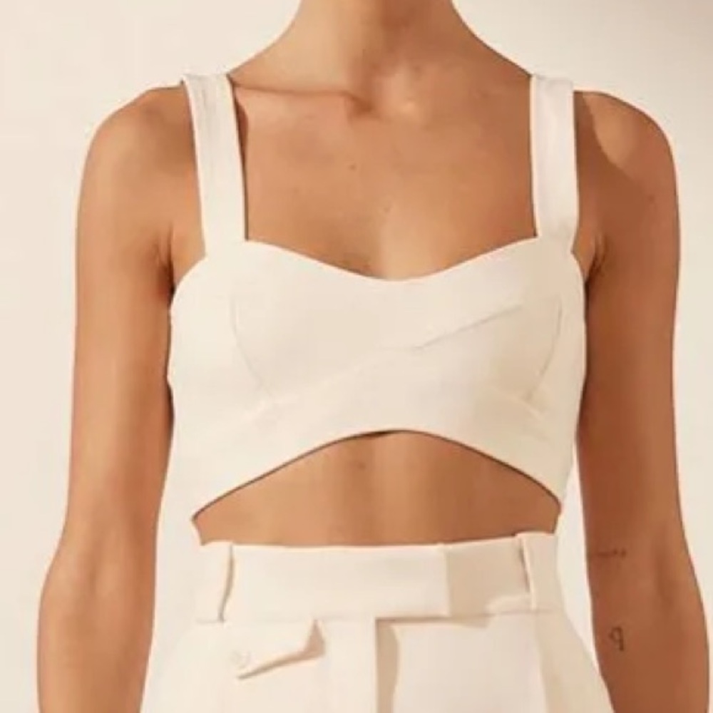 Shona Joy Women's White and Cream Crop-top